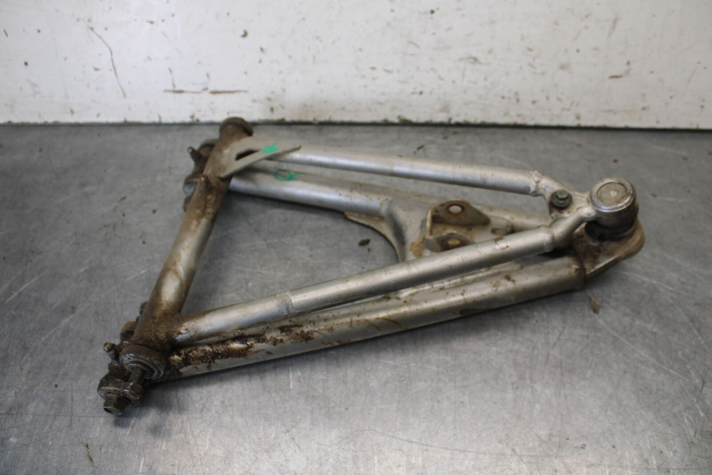 01-05 YAMAHA RAPTOR 660R FRONT LOWER UPPER RIGHT CONTROL A ARMS BB695