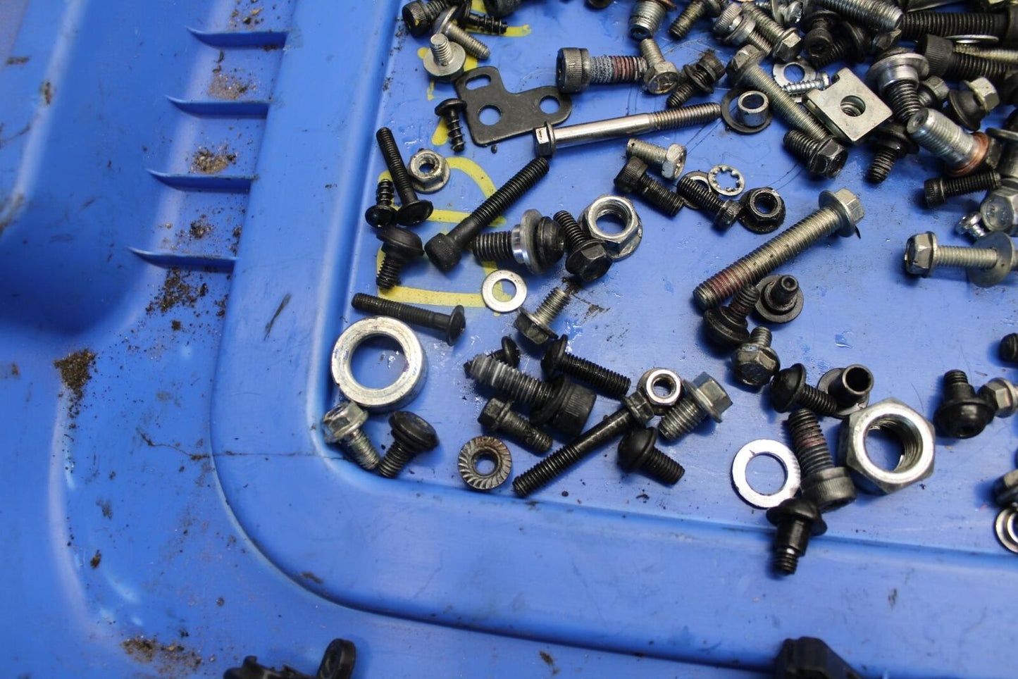 22-23 HUSQVARNA SVARTTPILEN 401 LEFTOVER MOUNTING BOLTS HARDWARE SCREWS BB541