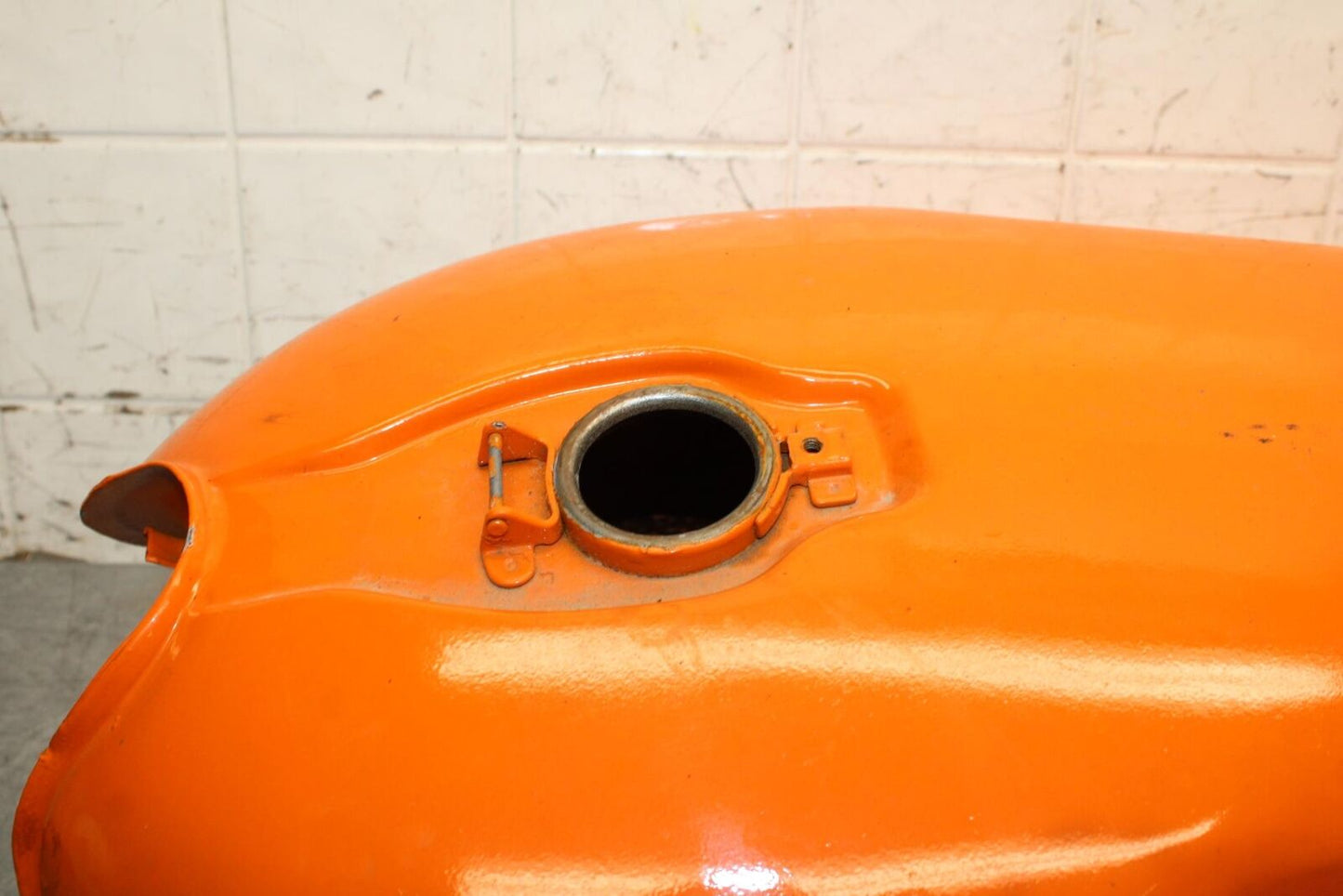 1977 Yamaha XS750 GAS TANK FUEL PETROL RESERVOIR BB554