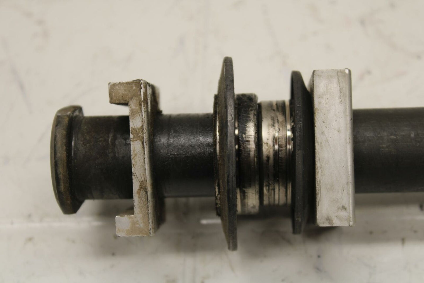 98-99 YAMAHA YZF R1 REAR AXLE BACK WHEEL RIM PIVOT BOLT AXEL BB16