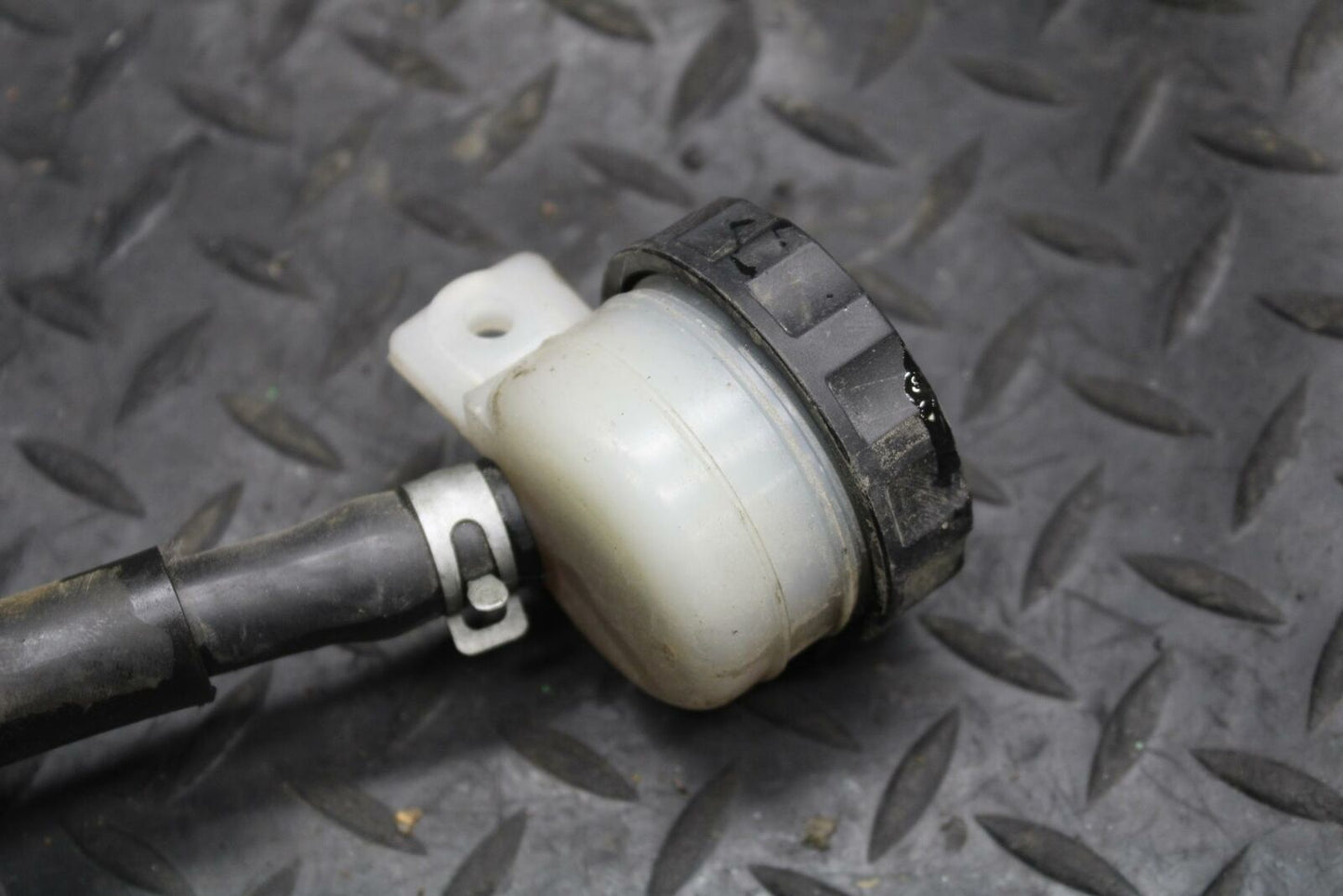 93 KAWASAKI NINJA ZX750L REAR BACK BRAKE MASTER CYLINDER W RESERVOIR BB195