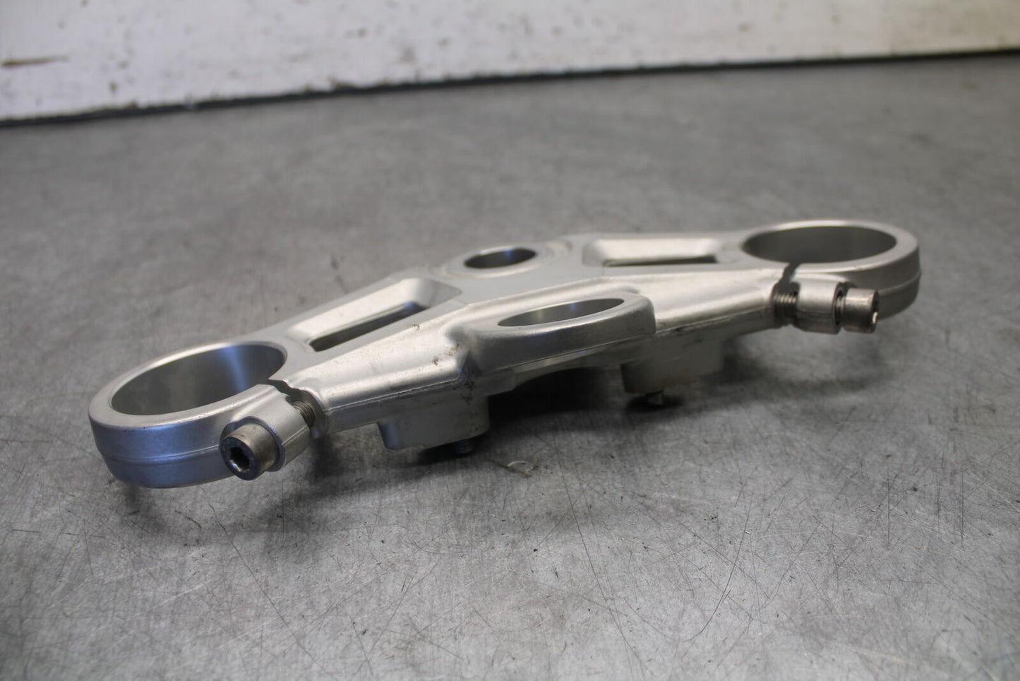 07-08 TRIUMPH DAYTONA 675 FORKS UPPER TRIPLE TREE CLAMP BB685