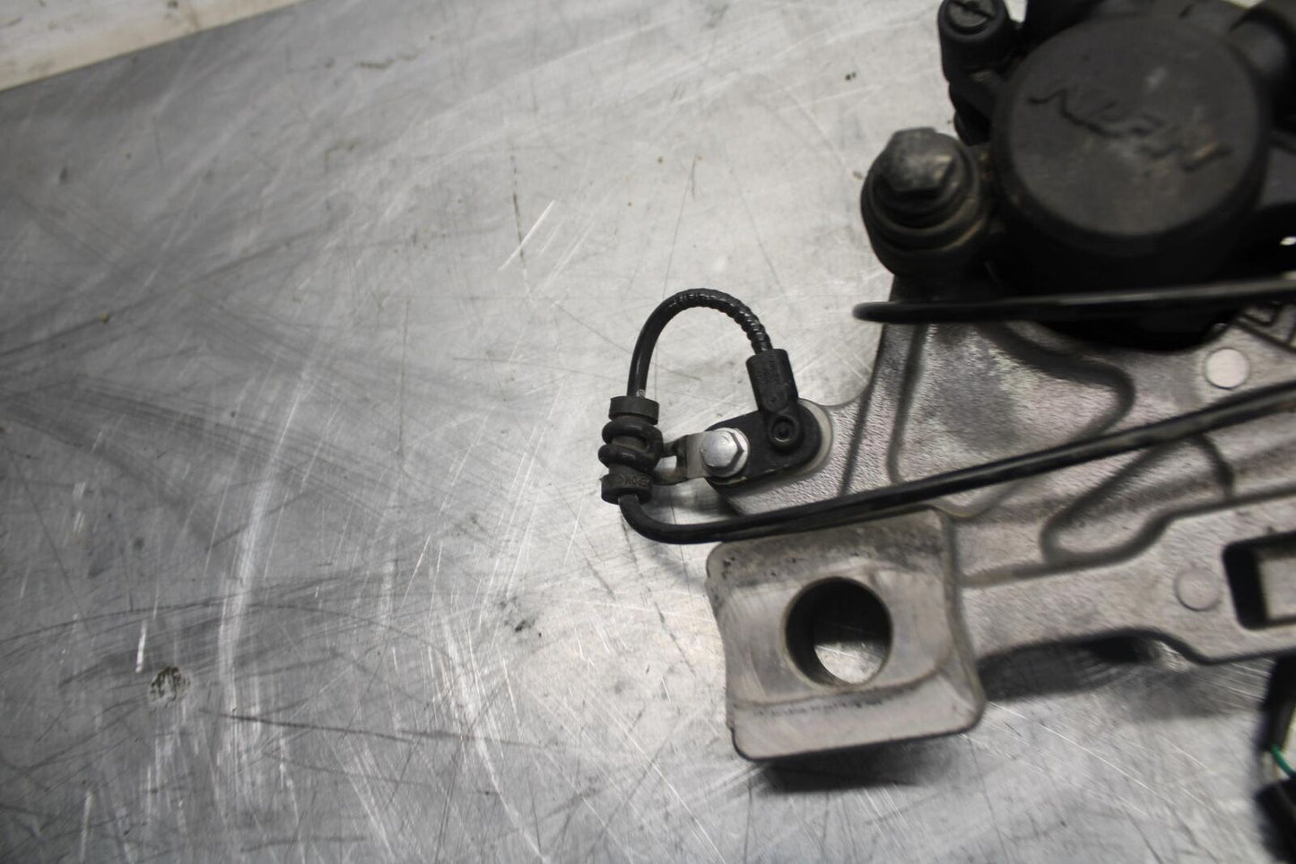 2017 Suzuki SV650X SV650AL7 ABS REAR BRAKE CALIPER W MOUNT BRACKET BB511