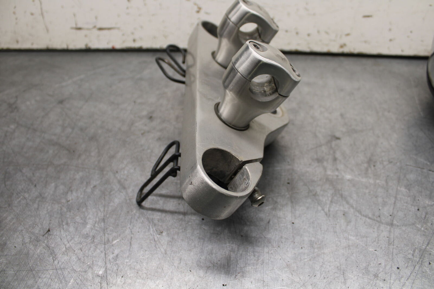 99-00 YAMAHA V STAR 1100 FORKS UPPER TRIPLE TREE CLAMP BB711
