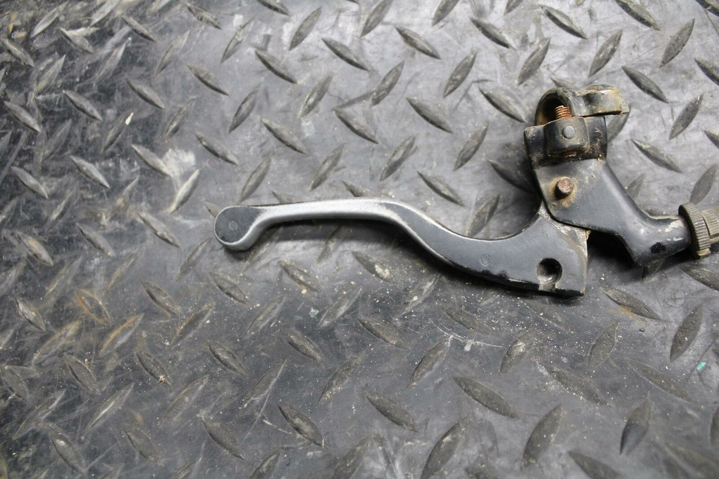 85-86 SUZUKI QUADRACER 250 CLUTCH LEVER PERCH MOUNT BRACKET BB210