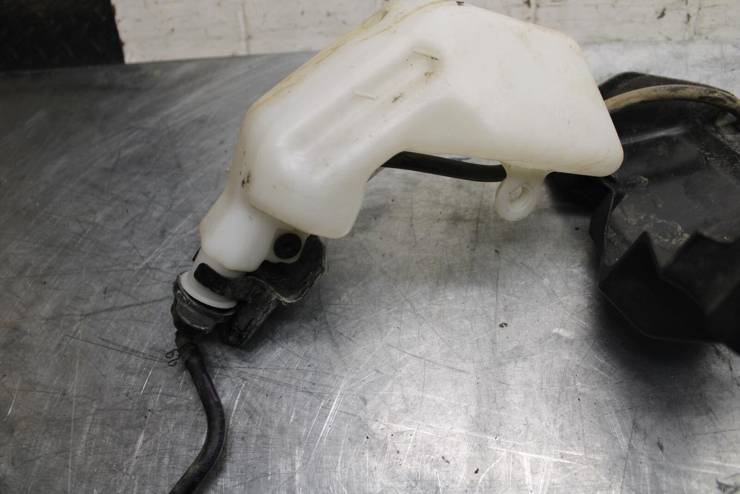 2015 Yamaha FJ09 COOLANT WATER TANK RESERVOIR BOTTLE BB41