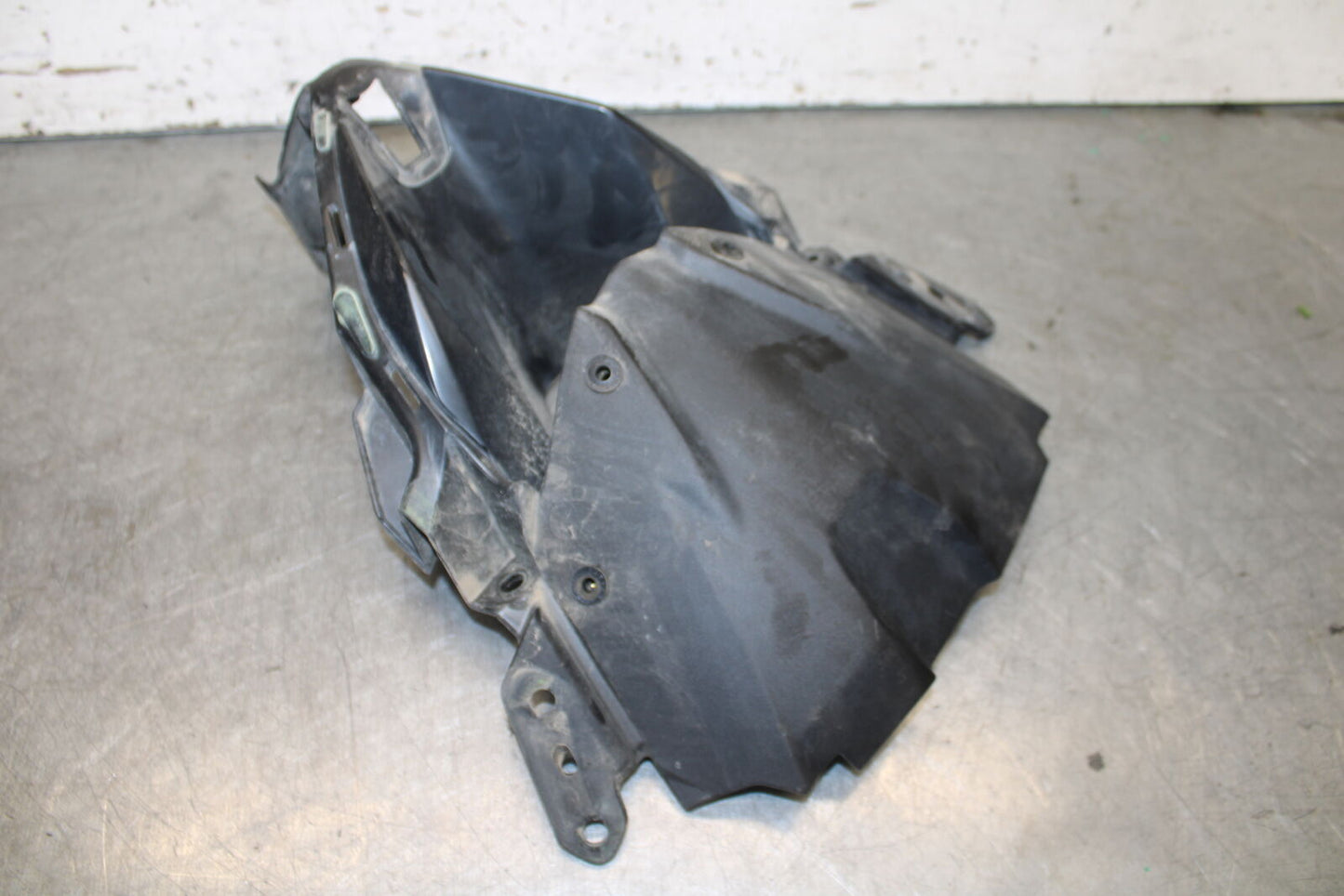 19-23 KAWASAKI NINJA ZX6R FRONT CENTER COWL FAIRING BB701