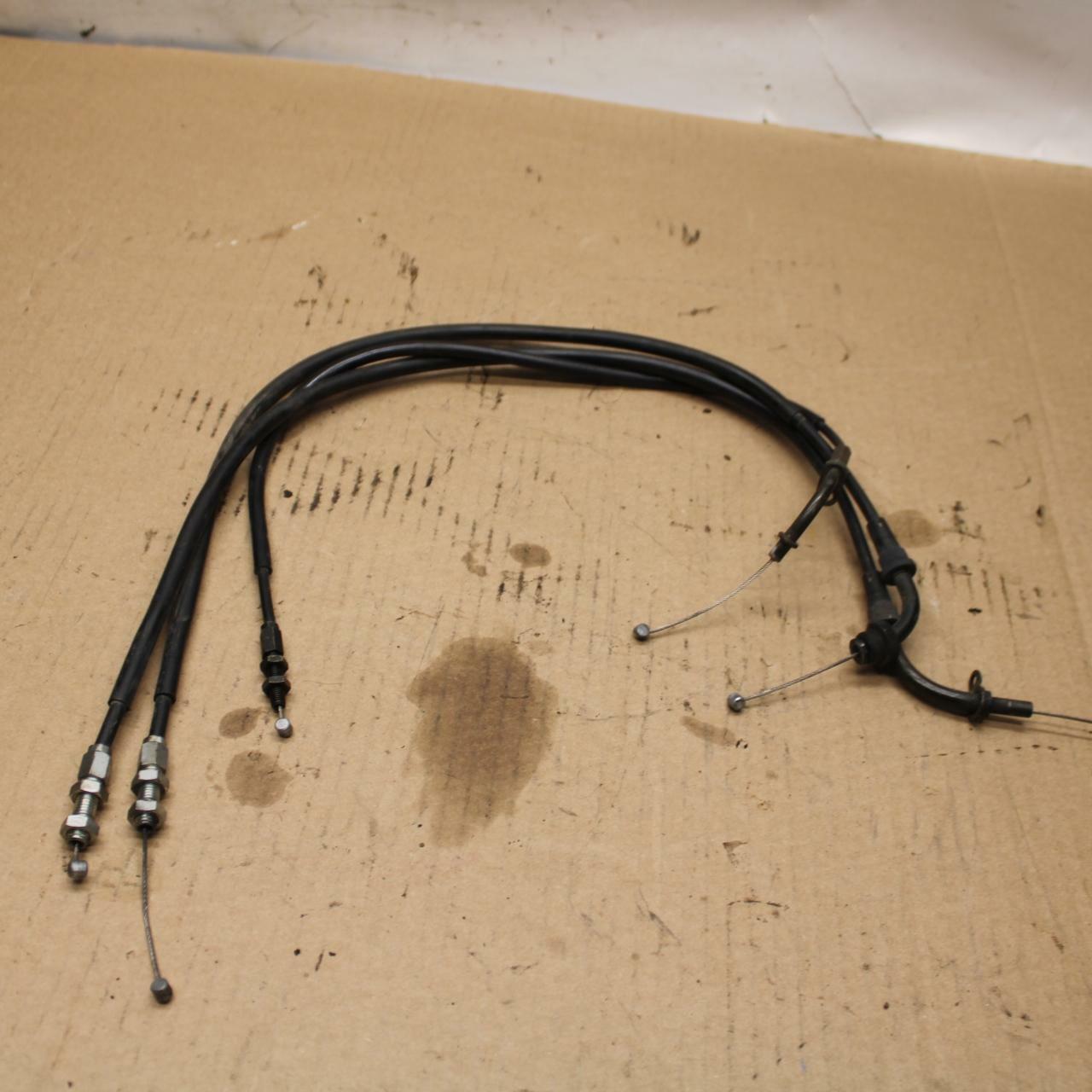 01 SUZUKI GSXR1000 THROTTLE CABLES LINES BB155b