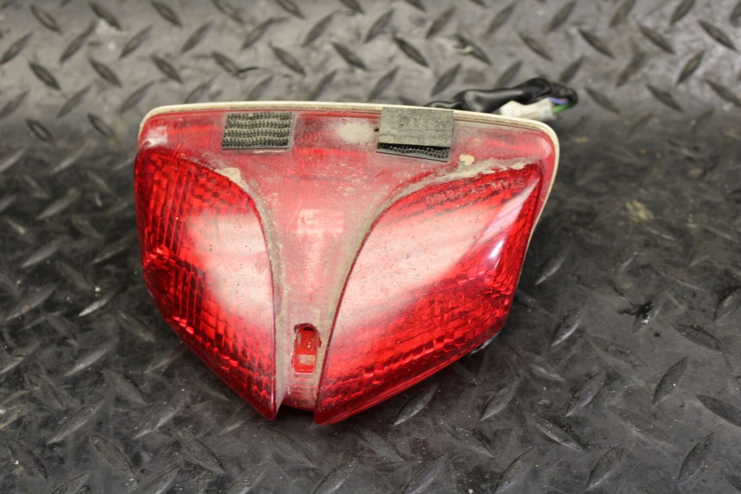 10 SUZUKI GSXR750 REAR TAIL TAILLIGHT BACK BRAKE LIGHT bb190