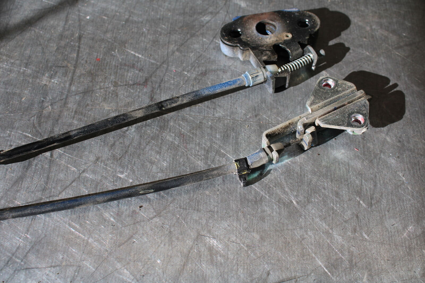 19-22 KAWASAKI Z400 REAR & FRONT SEAT LATCH LOCK ASSEMBLY BB708