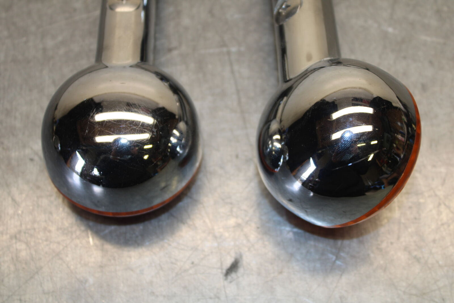 87-03 SUZUKI INTRUDER 1400 VS1400GLP FRONT LEFT RIGHT TURN SIGNALS LIGHT BB702