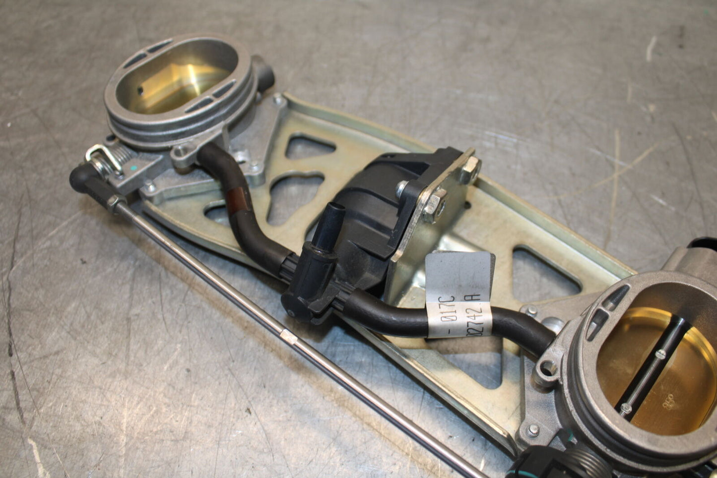 09-11 DUCATI 1198 THROTTLE BODIES BB705