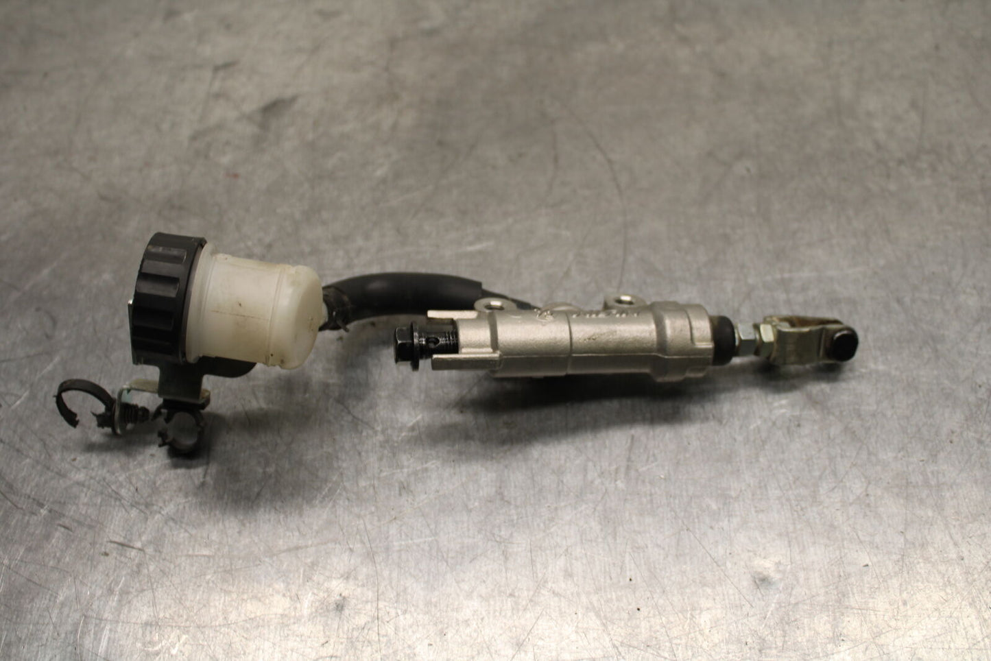 19-24 YAMAHA R3 REAR BACK BRAKE MASTER CYLINDER W RESERVOIR BB736
