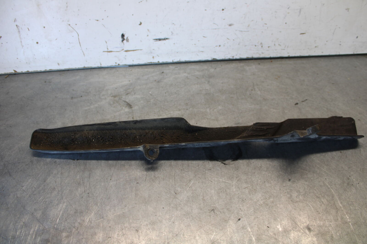 03-04 HONDA CBR600RR REAR BACK DRIVE CHAIN GUARD COVER 40510-MEE-010 BB661