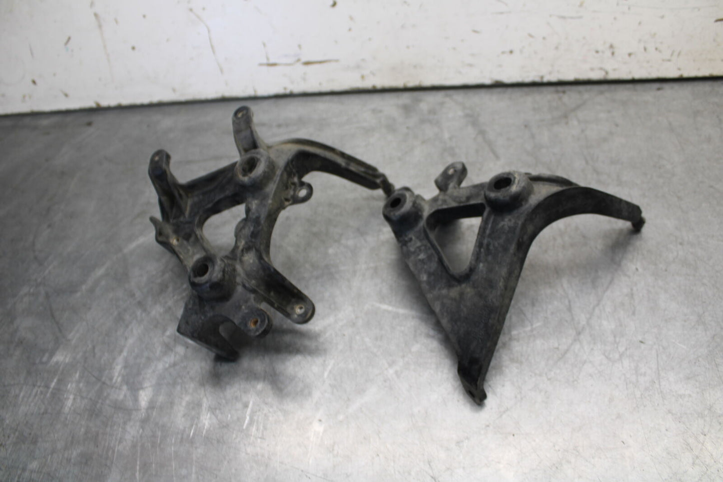 09-24 YAMAHA RAPTOR 700R FRONT FENDER LEFT RIGHT STAY BRACKETS BB654