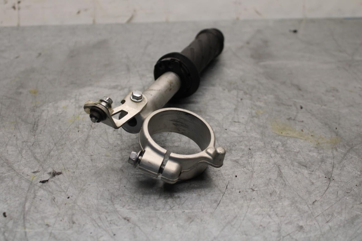 2006 Suzuki GSXR600 LEFT CLIP ON HANDLEBAR BB447