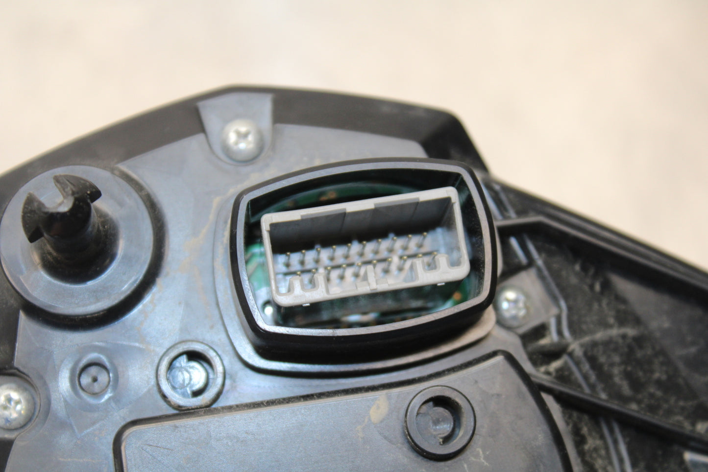 11 SUZUKI GSXR1000 SPEEDO TACH GAUGES CLUSTER SPEEDOMETER TACHOMETER BB142