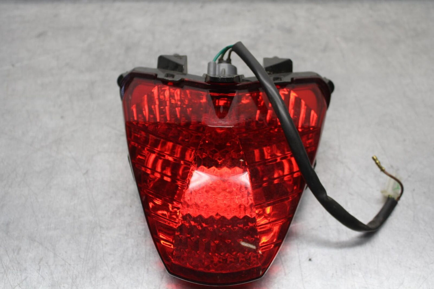 11-19 HONDA CBR125R REAR TAIL TAILLIGHT BACK BRAKE LIGHT BB105
