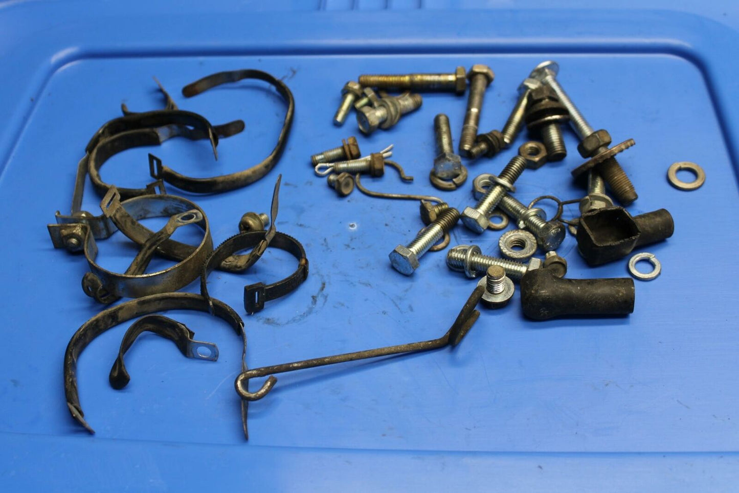 78 SUZUKI GS550E BOLT LEFTOVER BB212