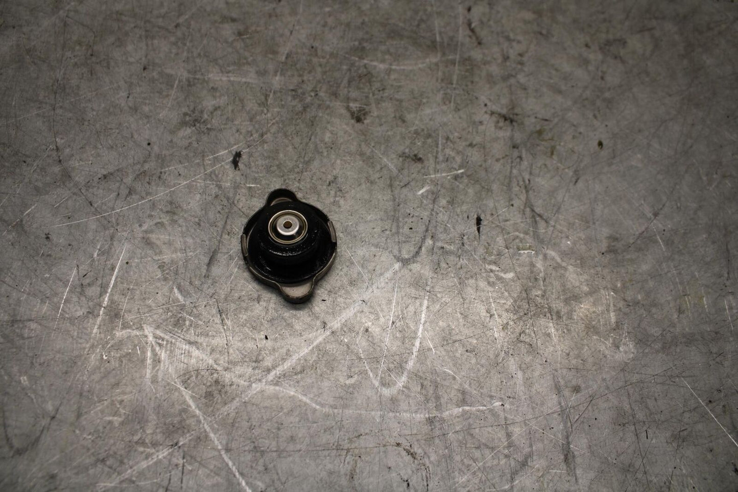 04-06 YAMAHA YZF R1 RADIATOR CAP BB432
