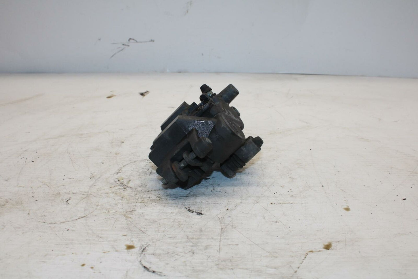 04-09 SUZUKI GS500F FRONT BRAKE CALIPER BB261