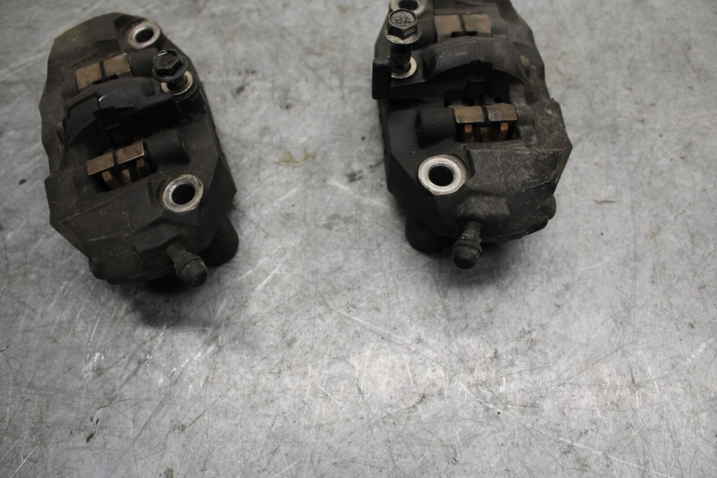 2007 Suzuki GSXR600 RIGHT LEFT FRONT BRAKE CALIPER SET PAIR CALIPERS BB540