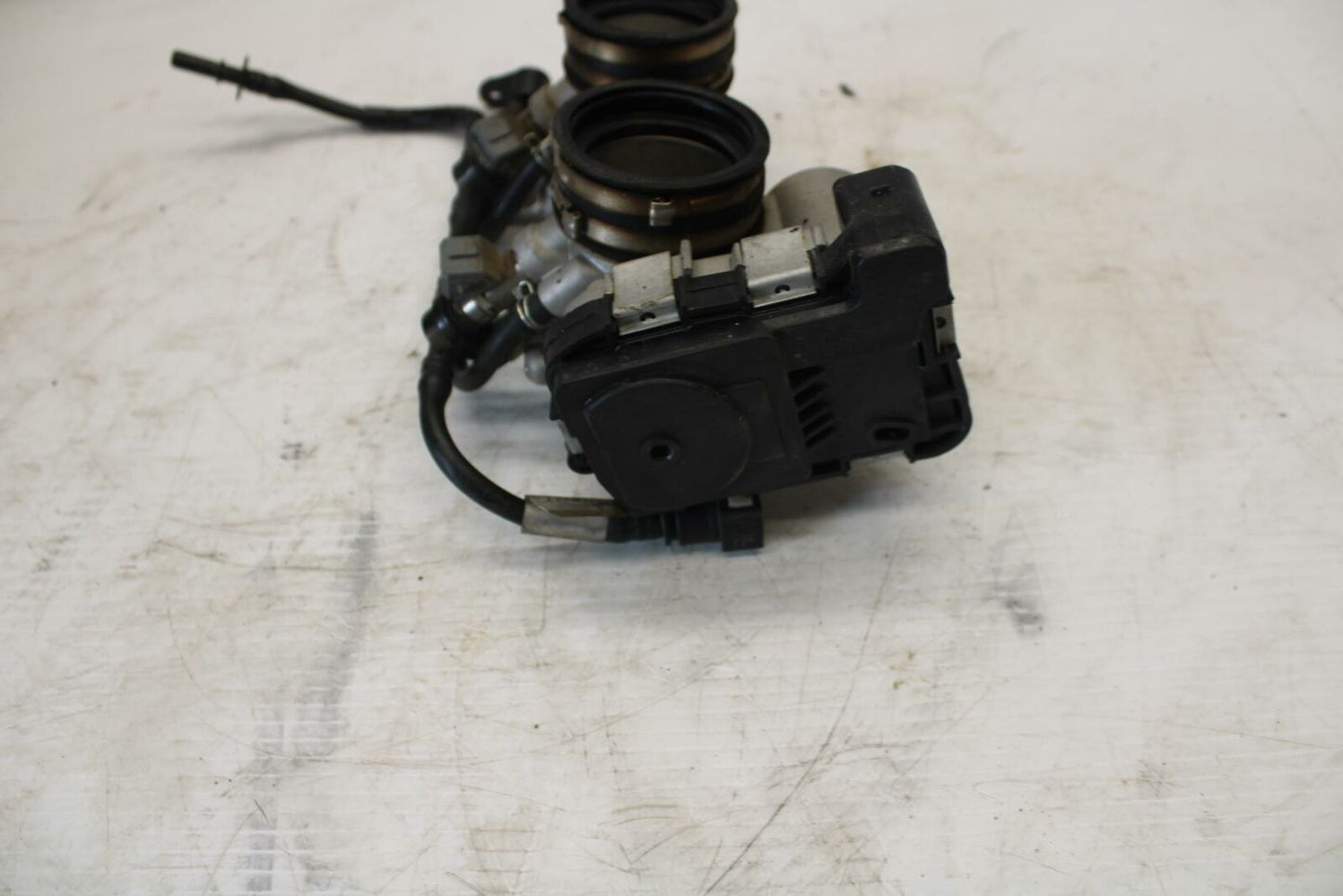 10-11 APRILIA RSV4 REAR FUEL INJECTORS / THROTTLE BODIES BB268