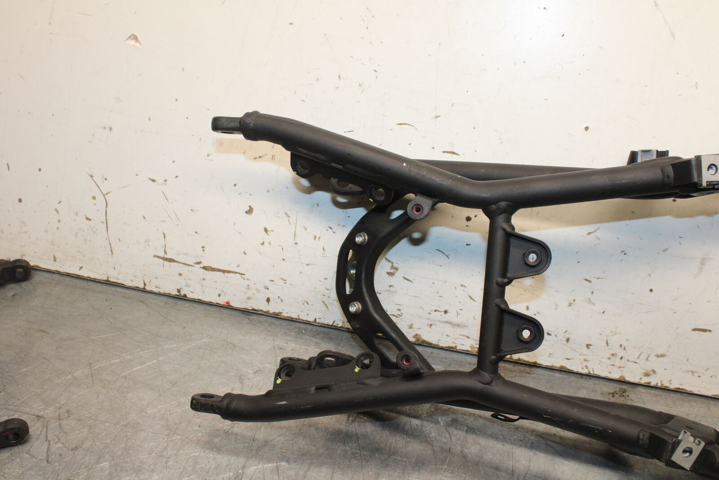 09-11 DUCATI STREETFIGHTER 1098 REAR SUBFRAME BACK SUB FRAME BB705