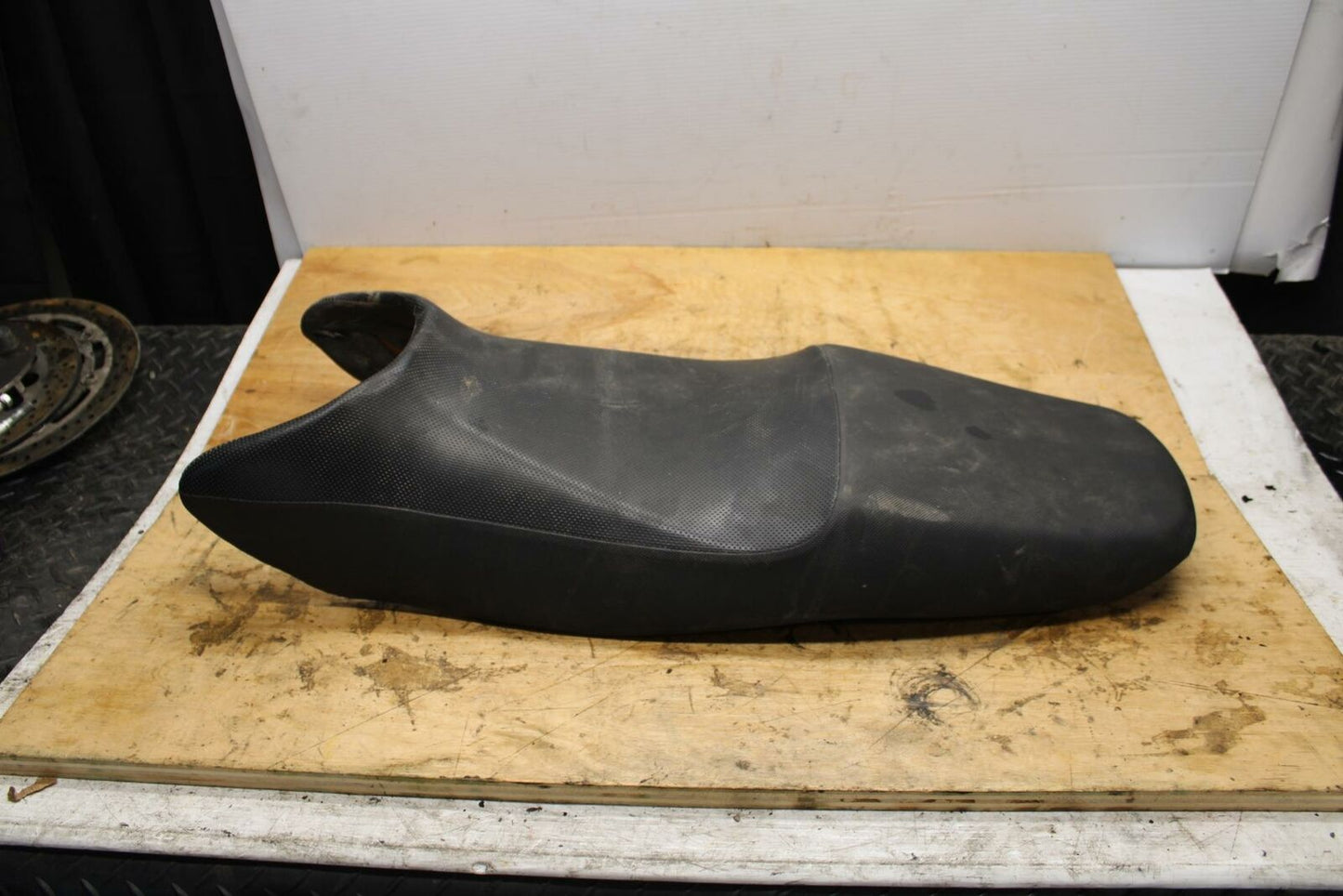 04-09 SUZUKI GS500F FRONT REAR SEAT SADDLE BB 335