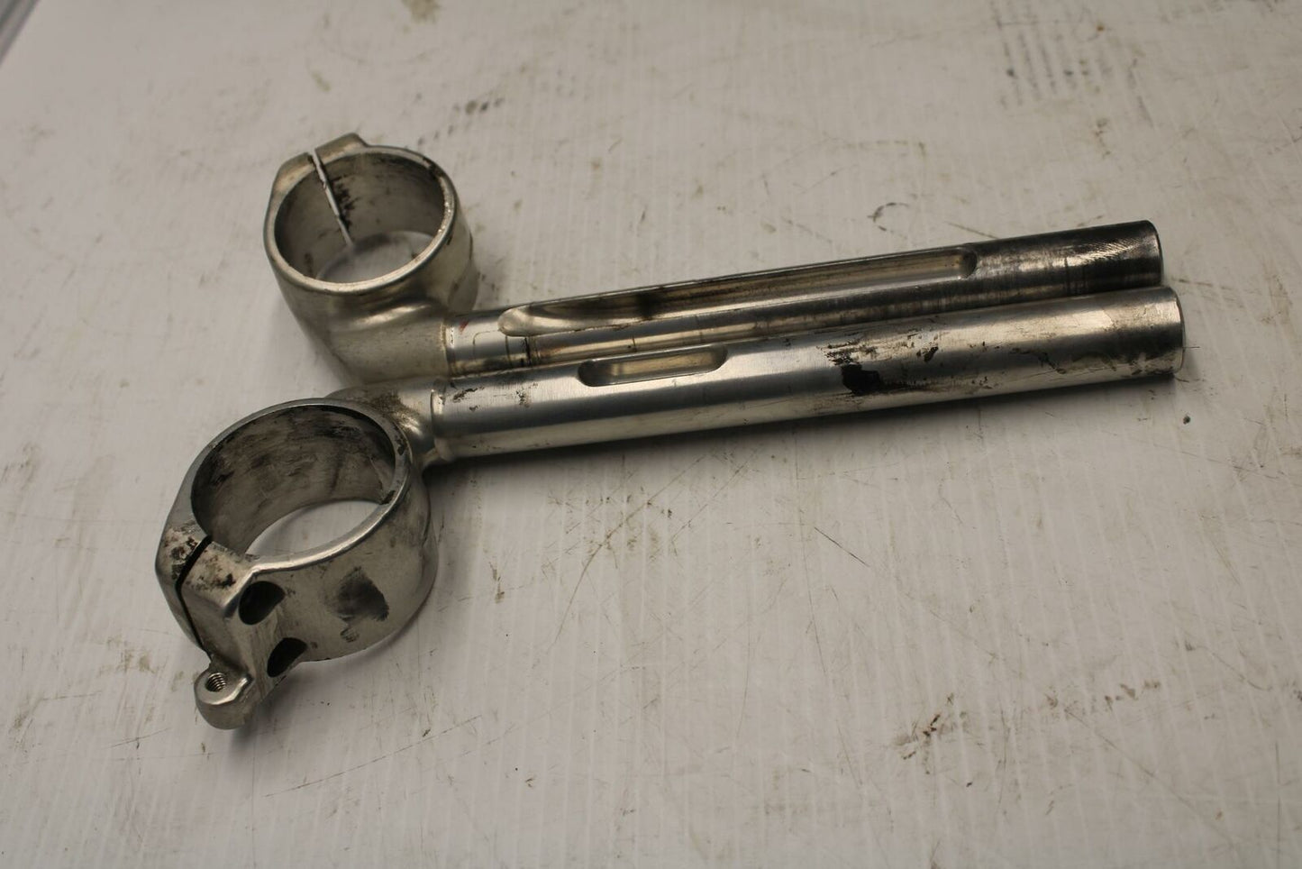 96 YAMAHA YZF750R LEFT RIGHT CLIP ON ONS HANDLEBARS PAIR SET BB237 B