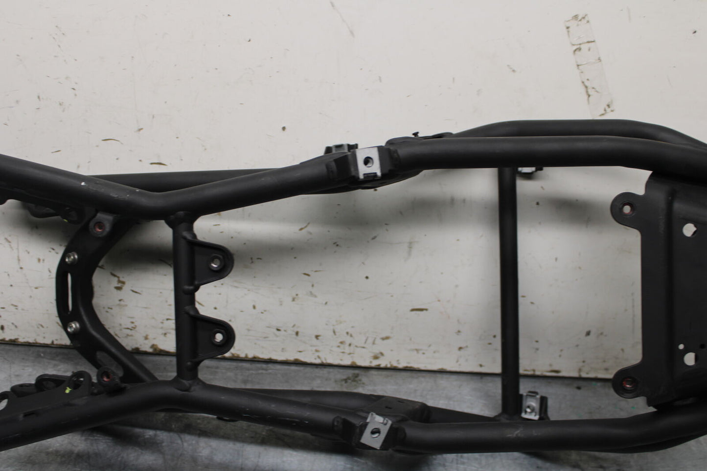 09-11 DUCATI STREETFIGHTER 1098 REAR SUBFRAME BACK SUB FRAME BB705