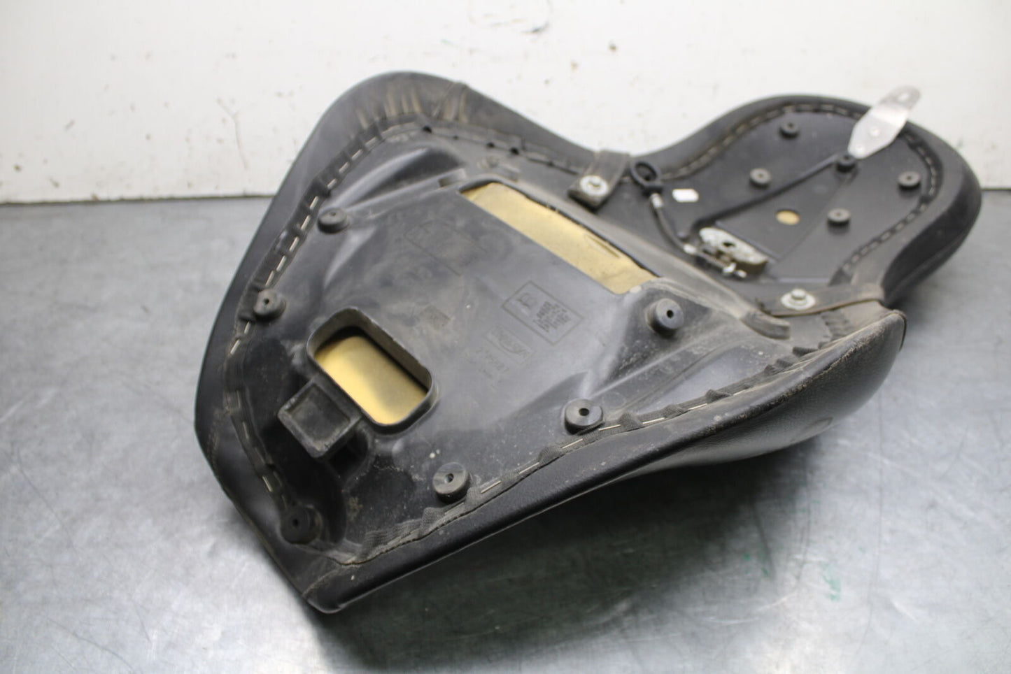 14-16 TRIUMPH AMERICA LT FRONT DRIVERS SEAT BB720