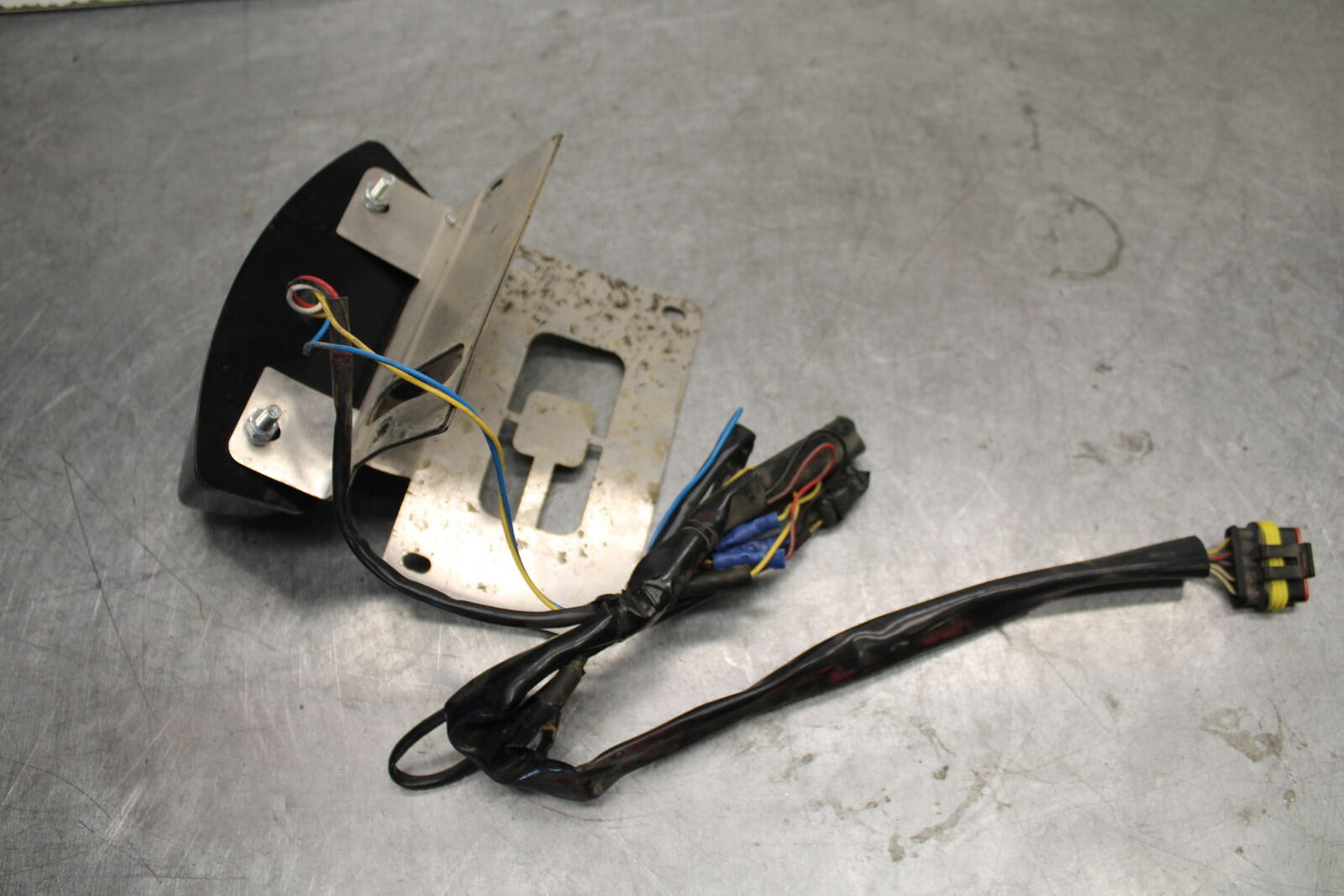 06-07 DUCATI MONSTER 695 AFTERMARKET REAR TAIL TAILLIGHT BACK BRAKE LIGHT BB674