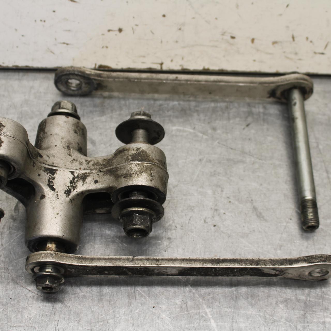 01-03 SUZUKI GSXR600 REAR DOGBONE SHOCK LINKAGE LINK 62600-35870 BB639