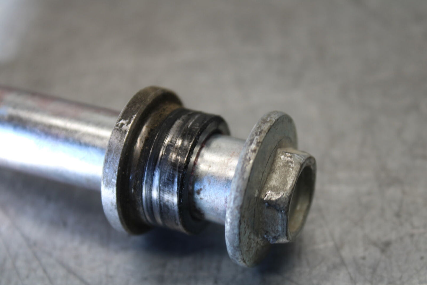 19-22 KAWASAKI Z400 FRONT WHEEL RIM AXLE PIVOT BOLT BB708