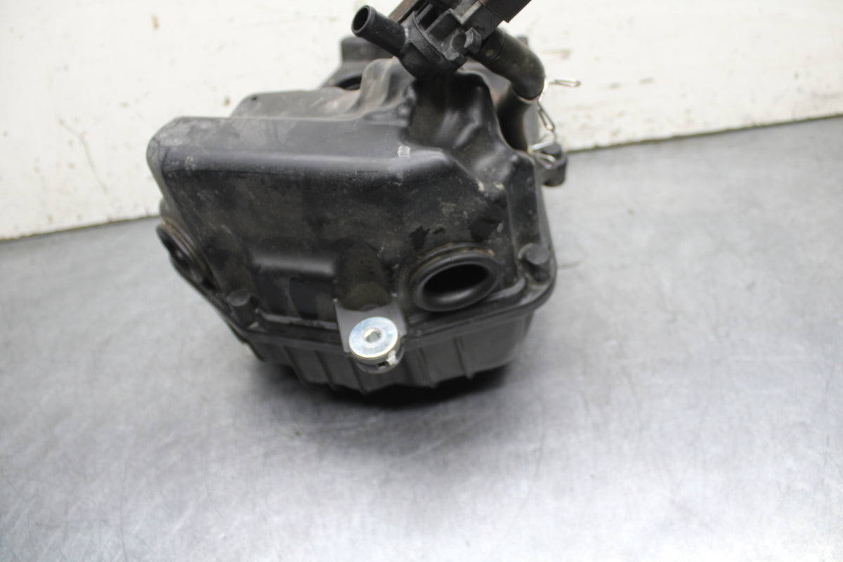 24 KAWASAKI NINJA 500 ABS AIRBOX AIR INTAKE FILTER BOX BB744