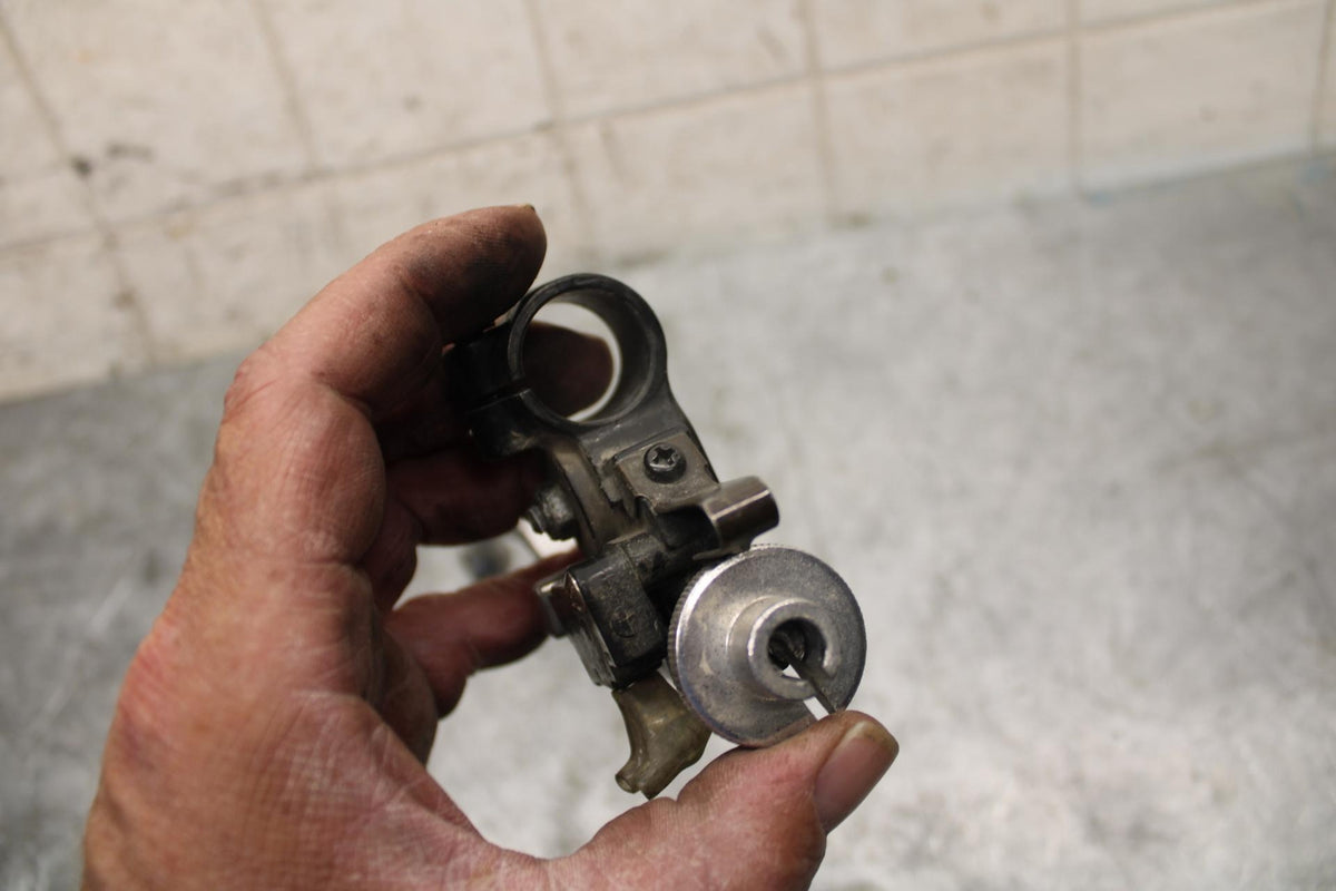 2003 Yamaha YZF R6 CLUTCH PERCH MOUNT WITH LEVER BB539
