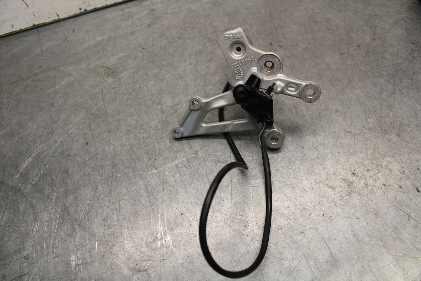 21-24 APRILIA RSV4 RIGHT REARSET REAR SET DRIVER FOOT PEG REST STOP BB668