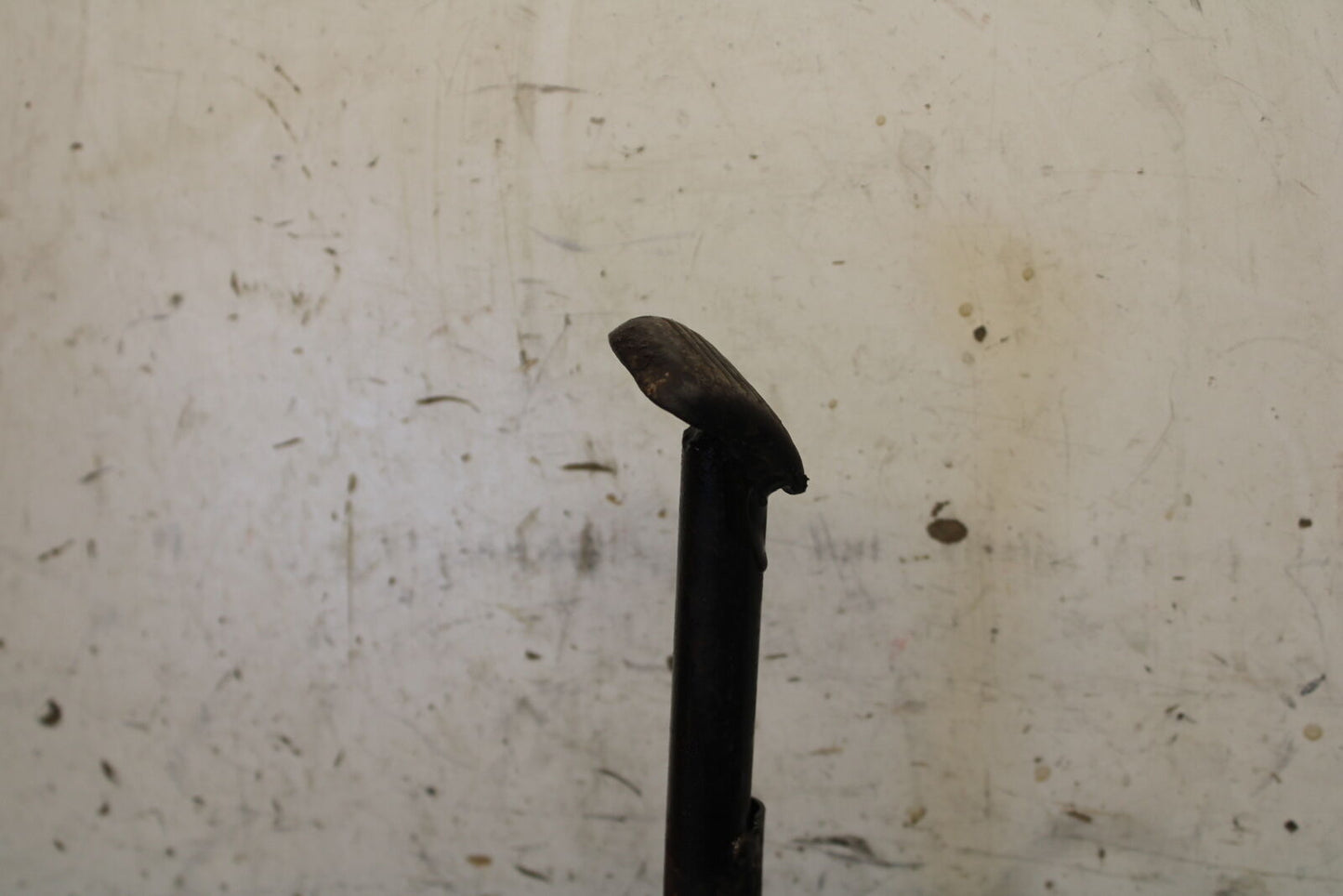 85-86 SUZUKI MADURA 1200 CENTER MAIN STAND BB691