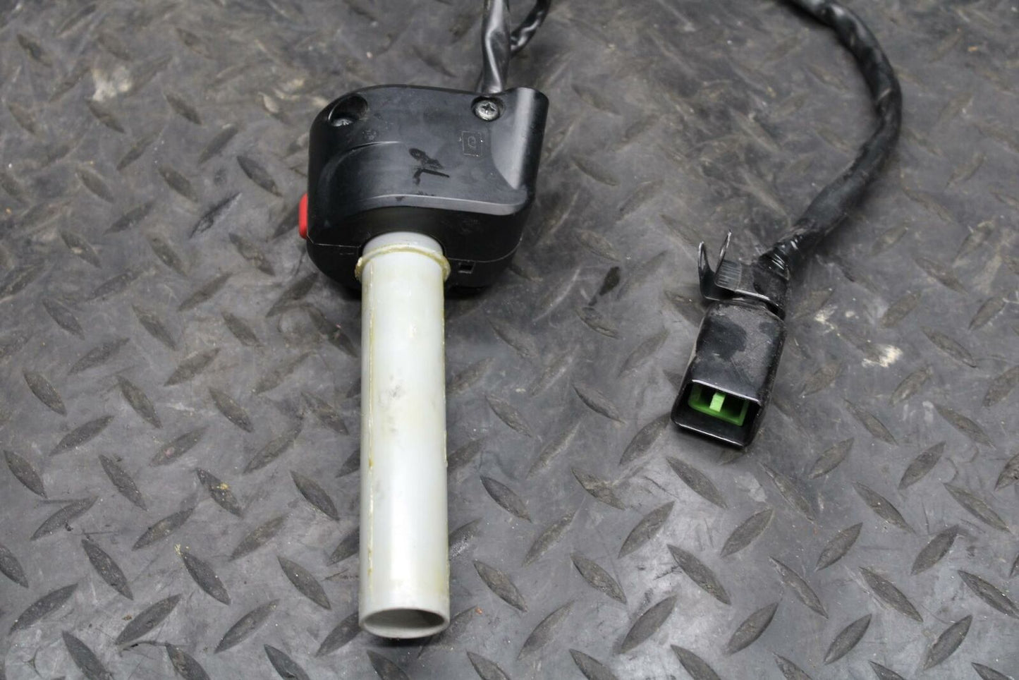 17 KAWASAKI NINJA 300 RIGHT CLIP ON HANDLE KILL OFF START SWITCH SWITCHES BB215