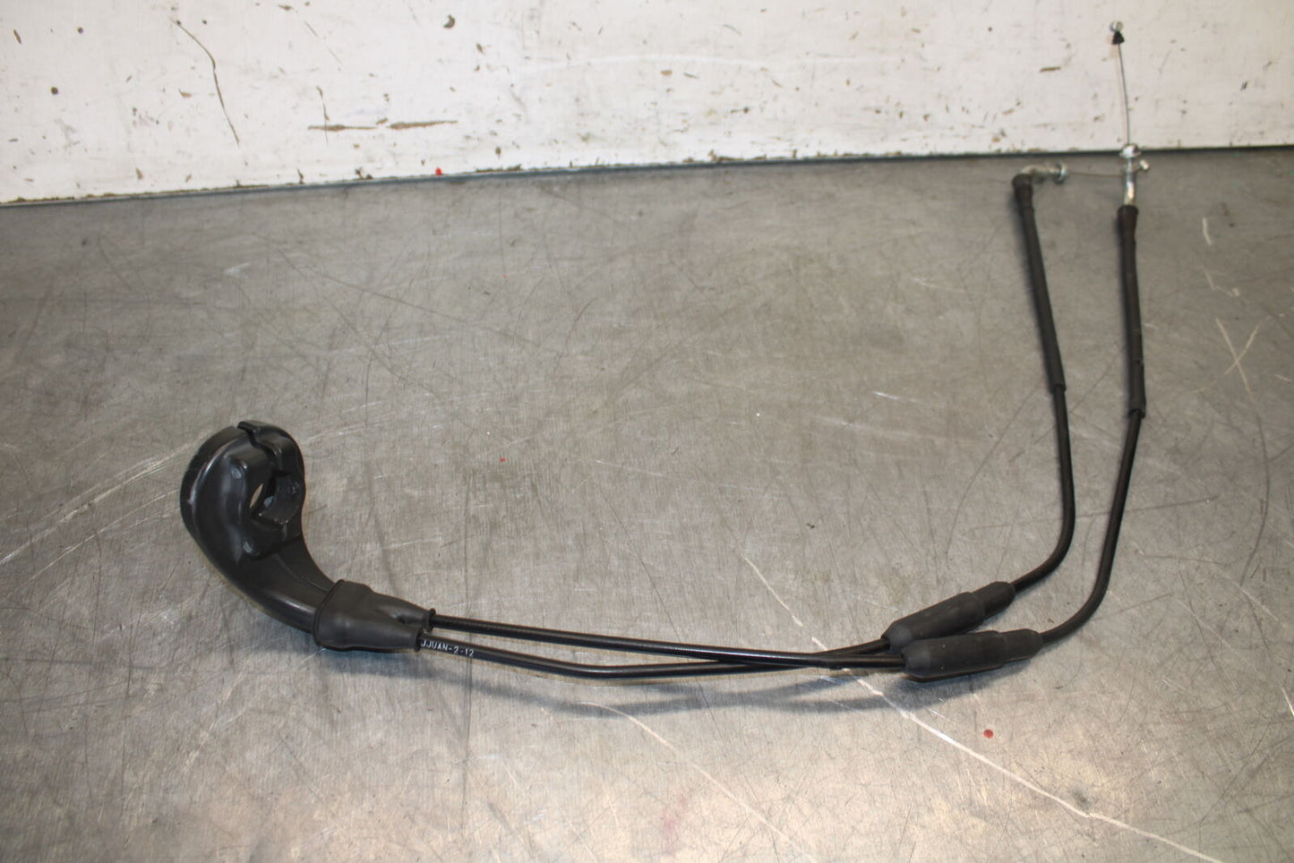 09-11 DUCATI 1198 DOMINO THROTTLE CABLE LINE HOUSING GUIDE BB705