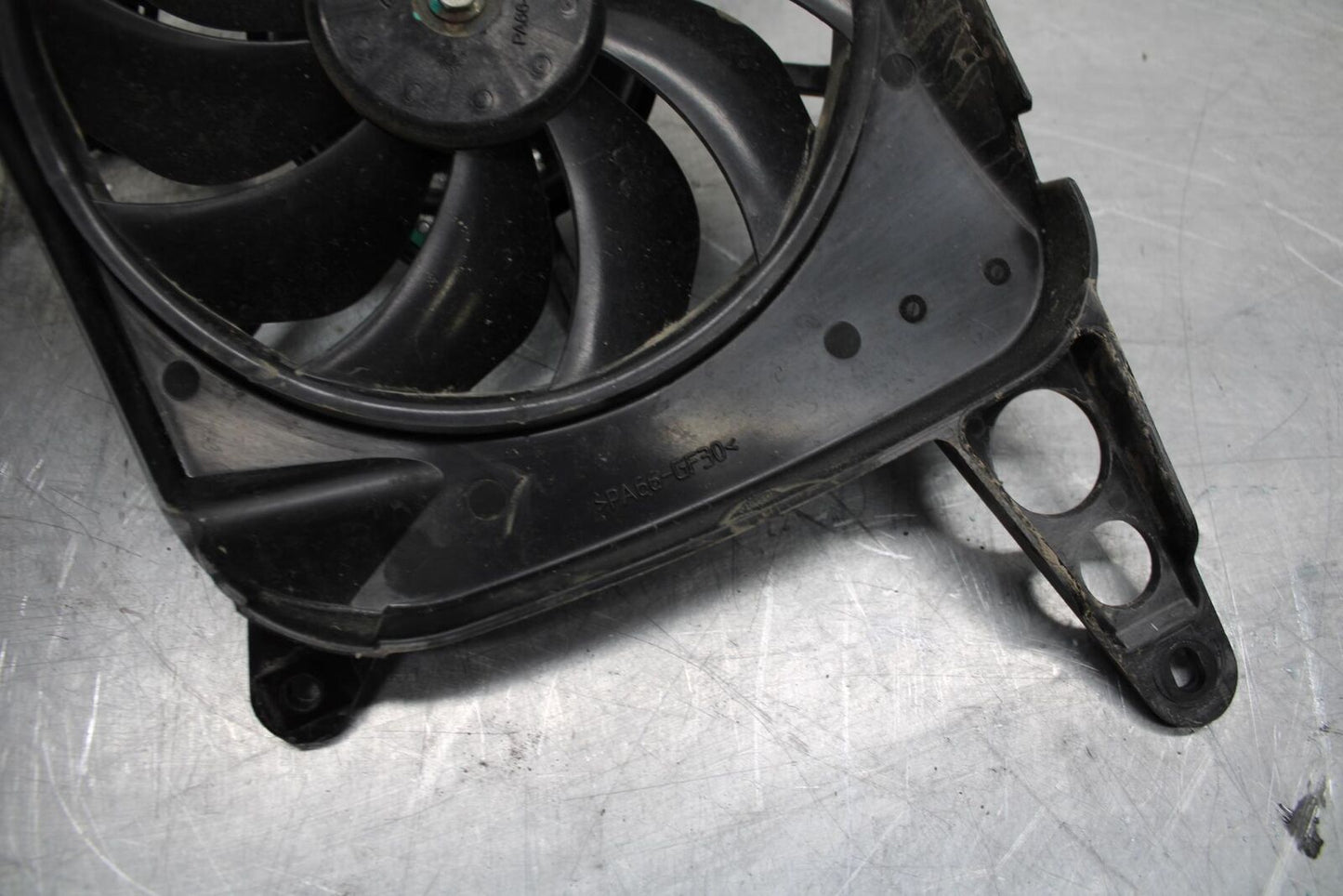 17-21 TRIUMPH STREET TRIPPLE R ABS ENGINE RADIATOR COOLING FAN bb452