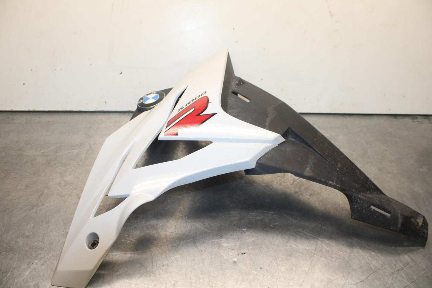 2016 BMW S1000R ABS RIGHT MID UPPER SIDE FAIRING COWL PLASTIC BB604