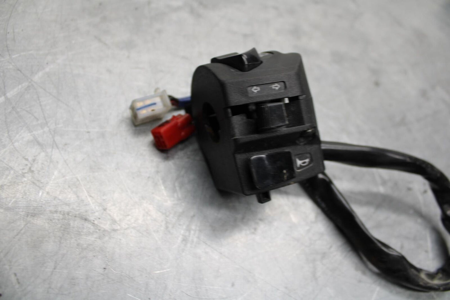 18 KTM RC 390 LEFT CLIP ON HANDLE HORN SIGNALS SWITCH SWITCHES BB442