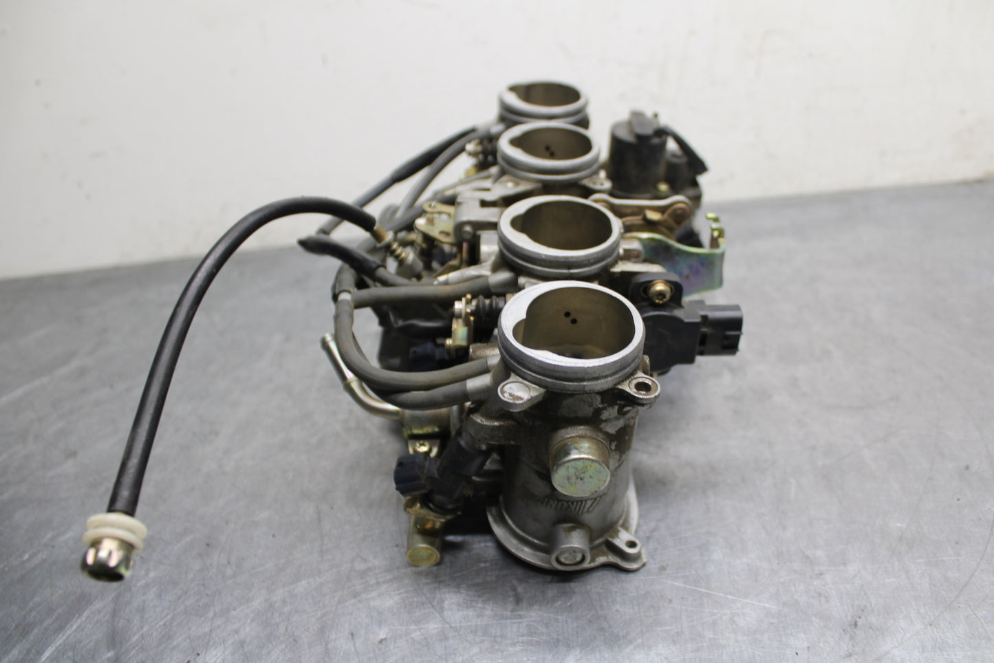 04-05 YAMAHA YZF R1 MAIN FUEL INJECTORS / THROTTLE BODIES BB131
