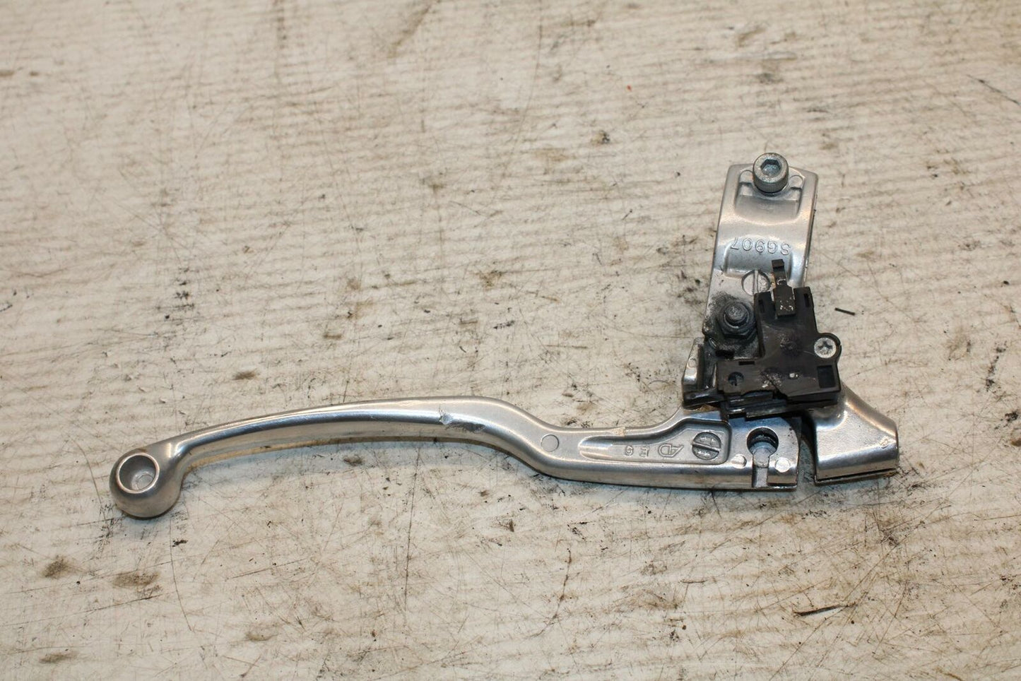 00-04 SUZUKI MARAUDER 800 VZ800 CLUTCH PERCH MOUNT WITH LEVER  BB305