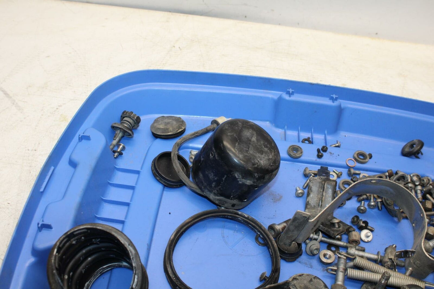 07-13 BMW R1200GS ADVENTURE HARDWARE MOTOR SCREWS BB368