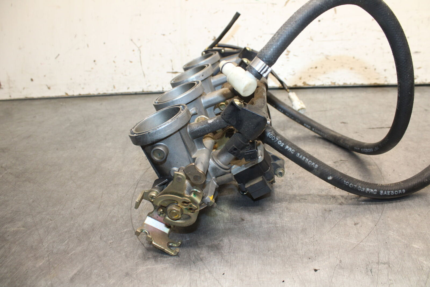 03-04 TRIUMPH DAYTONA 600 MAIN FUEL INJECTORS / THROTTLE BODIES BB745