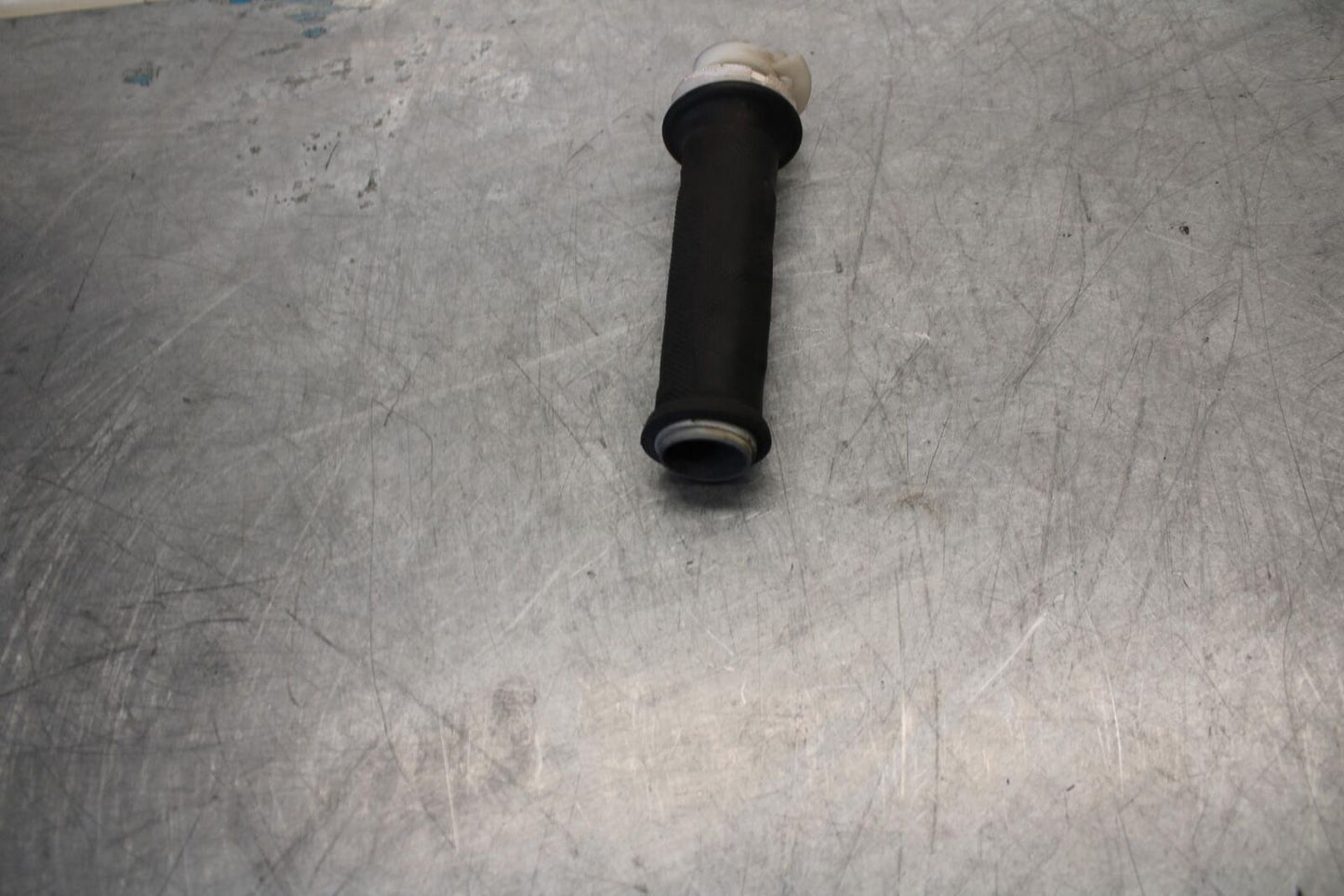 91-92 SUZUKI GSXR1100 GSXR 1100M RIGHT THROTTLE GRIP BB435