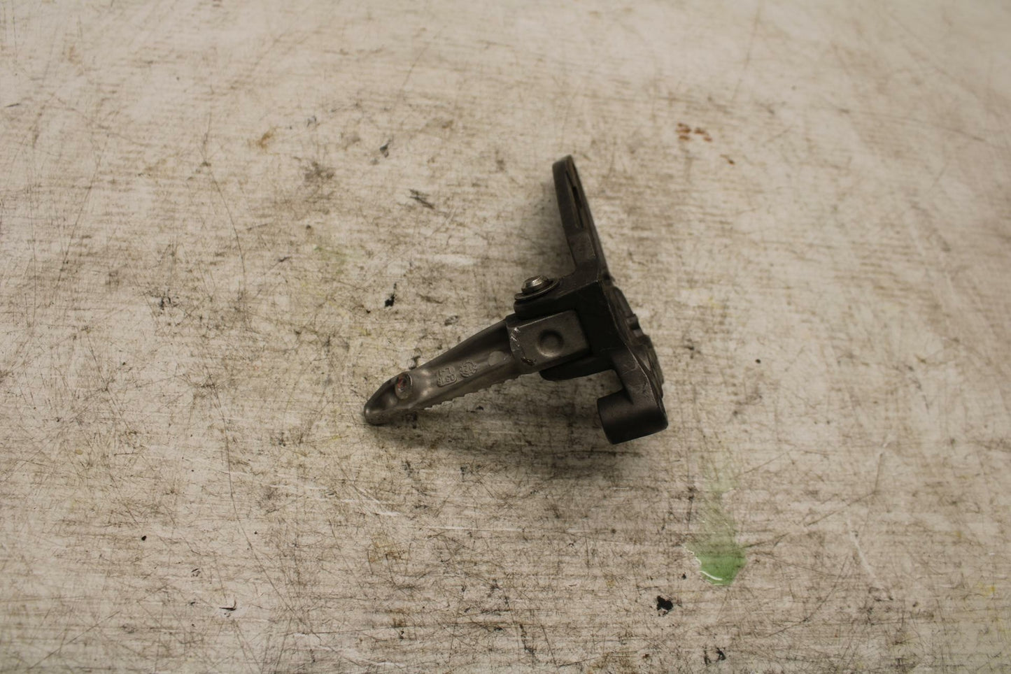 12-13 KAWASAKI EX300 NINJA LEFT REARSET REAR SET DRIVER FOOT PEG BRACKET BB373